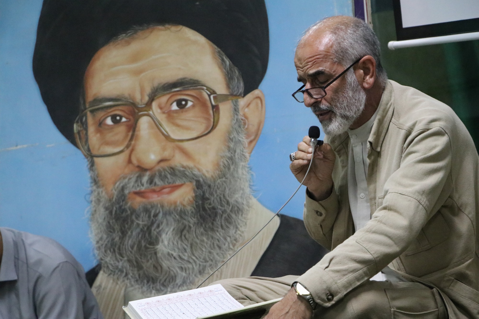 برگزاری محفل انس با قرآن کریم به مناسبت چهلمین روز تشییع و تدفین امام قائد شهید